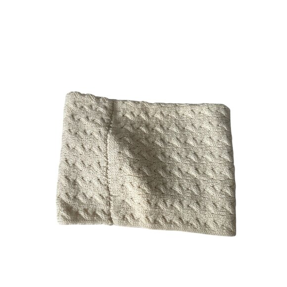 ERIN Oatmeal Made in Ireland Neck Scarf NEW with tags - Picture 2 of 5